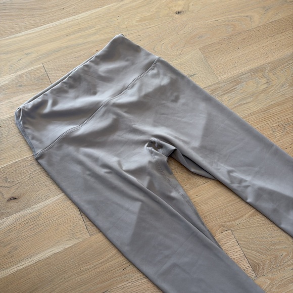 Lululemon leggings, beige, size 6-8 - Picture 2 of 3